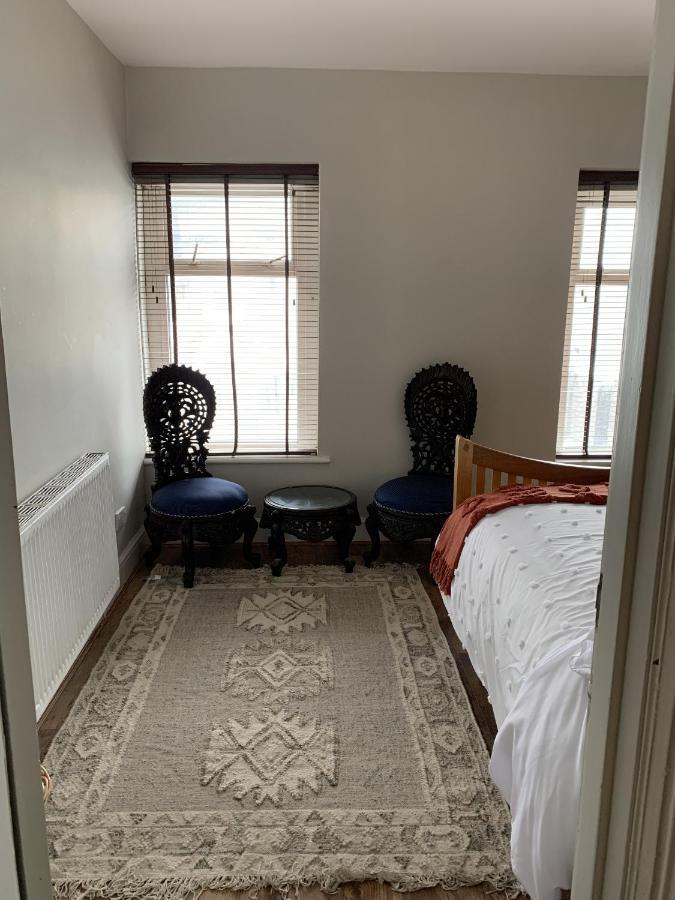 Adanhouse-Stockland Spacious 5 Bedroom House Sleeps 12 Private Garden คาร์ดิฟฟ์ ภายนอก รูปภาพ