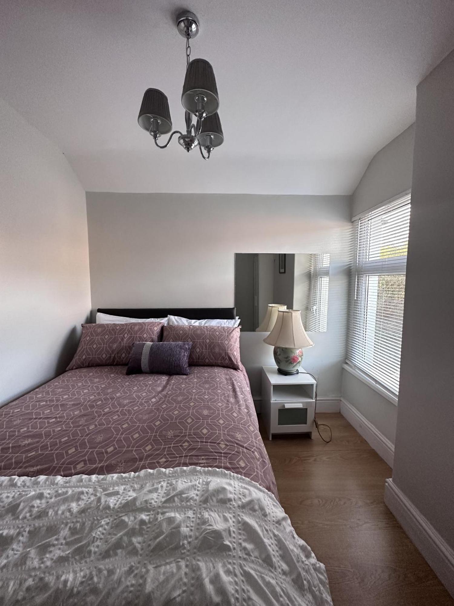 Adanhouse-Stockland Spacious 5 Bedroom House Sleeps 12 Private Garden คาร์ดิฟฟ์ ภายนอก รูปภาพ